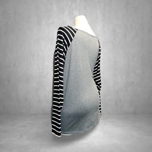 Gray Top w Black & White Striped Sleeves By Doublju 2x Emo Scene Punk Bubblegum◯ - Picture 4 of 8
